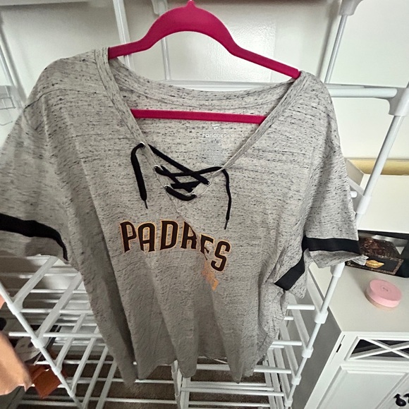 Fanatics Padres Baseball outfit! Gray and Black Top with black Leggings NWOT. - Picture 2 of 9